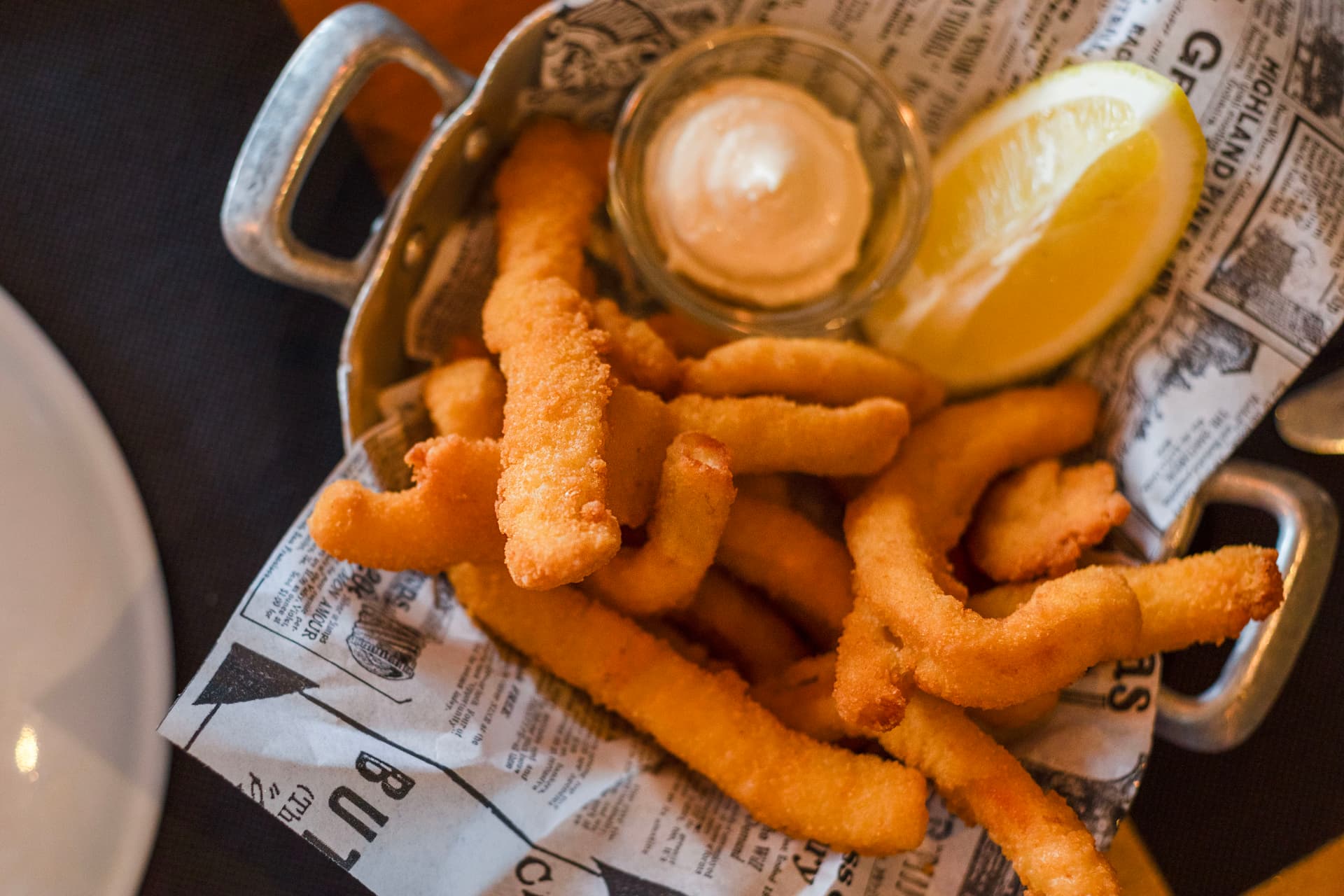 Cesto de luladinhas fritas no Coral Food & Wine